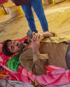 Avinash Tiwary Instagram - Khakee -The Bihar Chapter
The love received for the show and especially my part of Chandan Mahto makes me indebted to all of you. The joy it has brought to my near and dear ones is my biggest accomplishment.
I still remember reading the script and shitting bricks.I had all the apprehensions in the world of being able to pull this of..

Not only did i question my capability but also the fact that i may not be accepted as Chandan Mahto I am forever indebted to @neerajpofficial  Sir to pump in my confidence and make me believe in myself as much as he did...This will stay with me for life Sir🤗

@bhav.dhulia I would like to believe Chandan Mahto could not have been what it became unless you allowed me the freedom to constantly keep exploring and its only your guiding hands that i owe my performance to.

The earlier grind of just sitting in the hard sun with the truck drivers to driving the truck regularly to feel like i am one of them to finally getting on floor with one of my most difficult shoots coz of the terrain and resources we had.Its been one fulfilling journey
I want to take this opportunity to thank 2 of my most important team members
@tush_makeup_art 
1)Tushar, the detailing of your makeup from the skin tone to the hair  to the tainted teeth, everything has been widely appreciated and you should be extremely proud of yourself.
2)@iftikharalam196
Nanhe bhai i want you to know that I would not have been able to finish the shoot with all the injuries and hardships if you were not around.I would think its magic that you would know i need water before i felt thirsty...i had something to eat before i realised i am hungry...the smallest of ways that you took care of me makes me full of gratitude. Thank you always.

Lastly, @karantacker
I still remember being completely flummoxed at how we would do the climax scene until you walked in for the reading with such sincerity and integrity
that it really made me pull my socks up
You set the tone and i responded well...its something tht one wishes on every set and i am so glad that I had you on the other side of tht table to make this a jugalbandi to remember. Love and respect always 🤗🤗

#khakeethebiharchapter