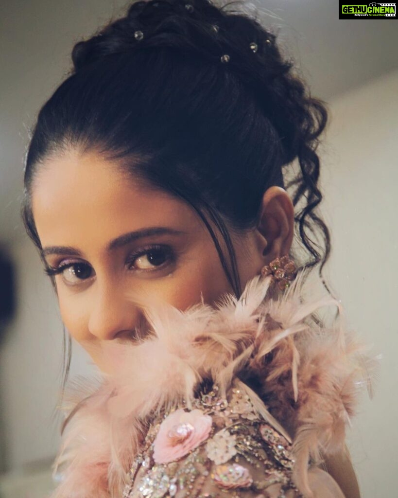 Ayesha Singh Instagram - Styled by @nehaadhvikmahajan Jwellery by @padmashree_jewels @kritikagupta20 Dress by @rajgharana.rg Make up by @ram_makeover_000 Hair by @zeenat_az Photographer @creative_babu_01