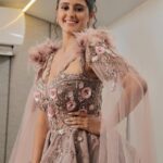 Ayesha Singh Instagram - Styled by @nehaadhvikmahajan Jwellery by @padmashree_jewels @kritikagupta20 Dress by @rajgharana.rg Make up by @ram_makeover_000 Hair by @zeenat_az Photographer @creative_babu_01