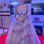 Ayesha Singh Instagram – Thank you @tellychakkar @the_indian_telly_awards for the beautiful evening and a wonderful surprise of The Most Promising Actor. 🙏🏻🥰. Great fun with old friends and new 🥰❤️😘 Sharing with love ❤️. Styled by @nehaadhvikmahajan  Jewellery by @padmashree_jewels  Costume by @rajgharana.rg