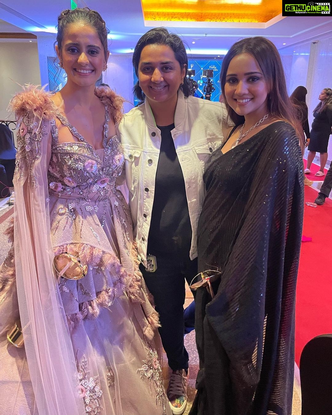 Ayesha Singh Instagram - Thank you @tellychakkar @the_indian_telly_awards for the beautiful evening and a wonderful surprise of The Most Promising Actor. šš»š„°. Great fun with old friends and new š„°ā¤ļøš Sharing with love ā¤ļø. Styled by @nehaadhvikmahajan Jewellery by @padmashree_jewels Costume by @rajgharana.rg