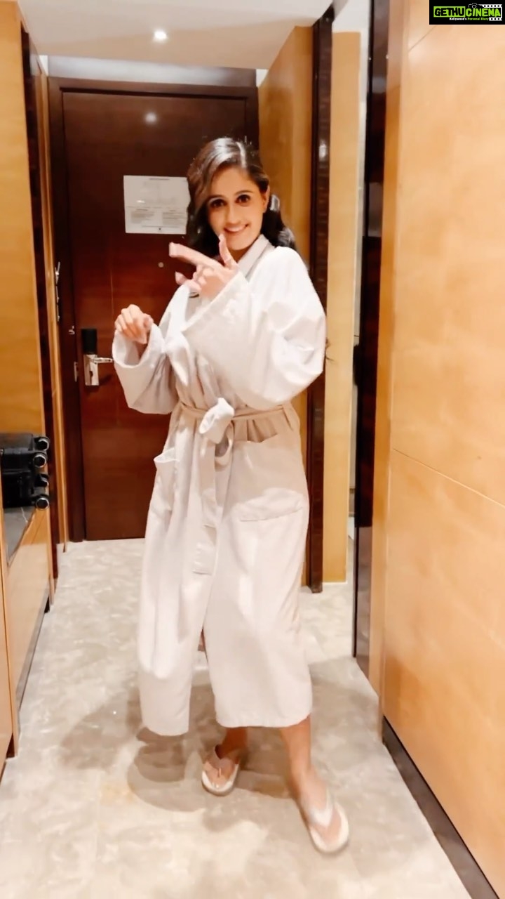 Ayesha Singh Instagram - Going with the trend ;)