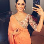 Ayesha Singh Instagram - 🍑 Actors life , some mirror time n some clicks ;) #sai #ghkkpm #starplus #bts