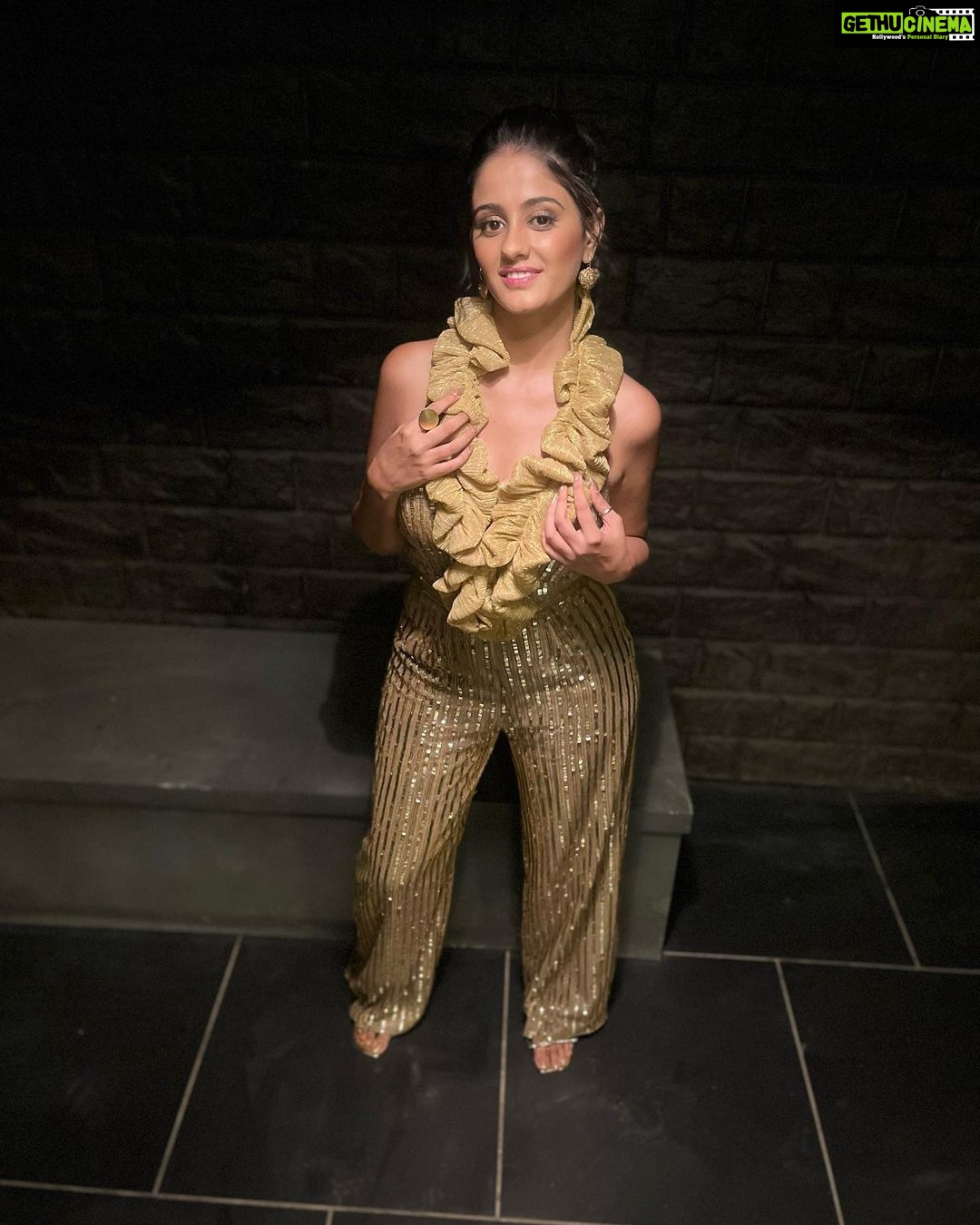 Ayesha Singh Instagram - Styled by :- @nehaadhvikmahajan Outfit:- @nikhitandon Hair:- @zeenat_az Make Up :-@ram_makeover_000 📸 azeez @richardanilmacwan 🥰❤️ St. Regis Hotel