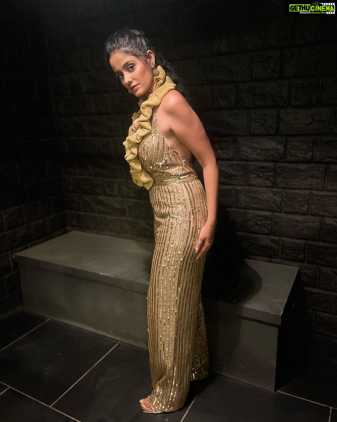 Ayesha Singh Instagram - Styled by :- @nehaadhvikmahajan Outfit:- @nikhitandon Hair:- @zeenat_az Make Up :-@ram_makeover_000 📸 azeez @richardanilmacwan 🥰❤️ St. Regis Hotel