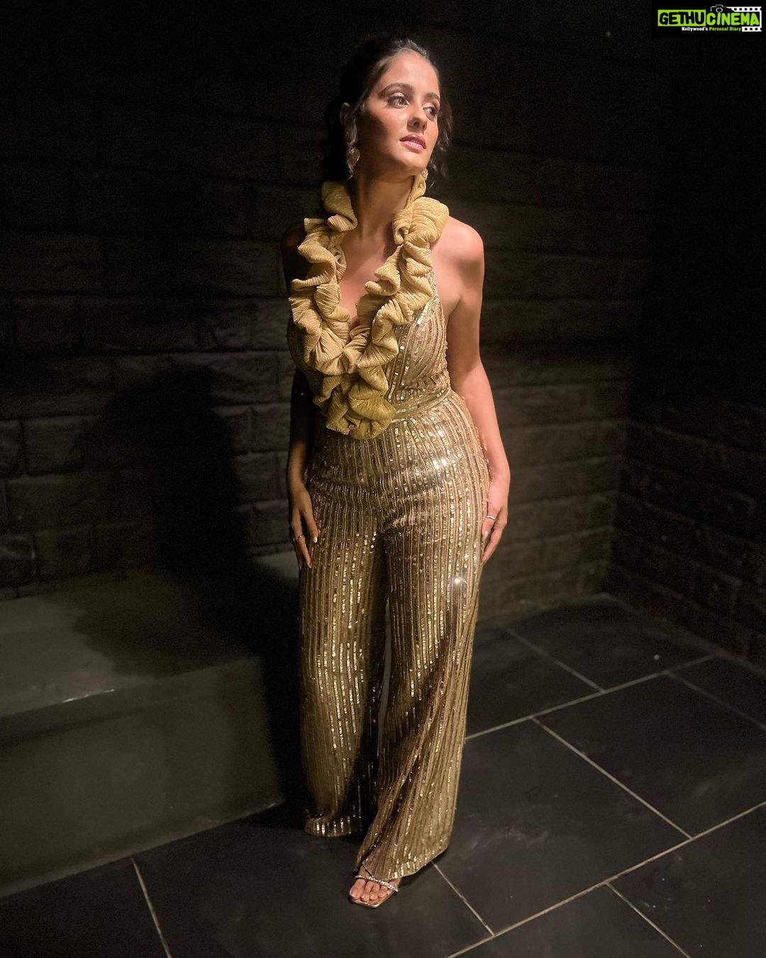 Ayesha Singh Instagram - Styled by :- @nehaadhvikmahajan Outfit:- @nikhitandon Hair:- @zeenat_az Make Up :-@ram_makeover_000 📸 azeez @richardanilmacwan 🥰❤️ St. Regis Hotel