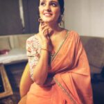 Ayesha Singh Instagram - 🍑 Actors life , some mirror time n some clicks ;) #sai #ghkkpm #starplus #bts
