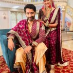 Ayesha Singh Instagram - Couple of failed attempts at posing but we ended up laughing at it🤭♥️🥰🙈. 📸 @richardanilmacwan 🥰🙏🏻 @rohityadav0o 🥰🙏🏻
