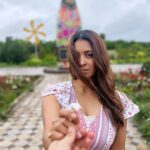 Barkha Bisht Sengupta Instagram – When life gives you flowers … wear them with grace 🌸 

#flowerstory #instagood #instagram