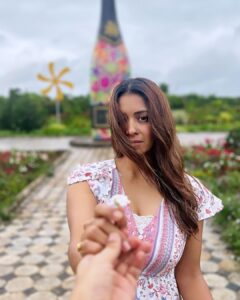 Barkha Bisht Sengupta Instagram - When life gives you flowers … wear them with grace 🌸 

#flowerstory #instagood #instagram