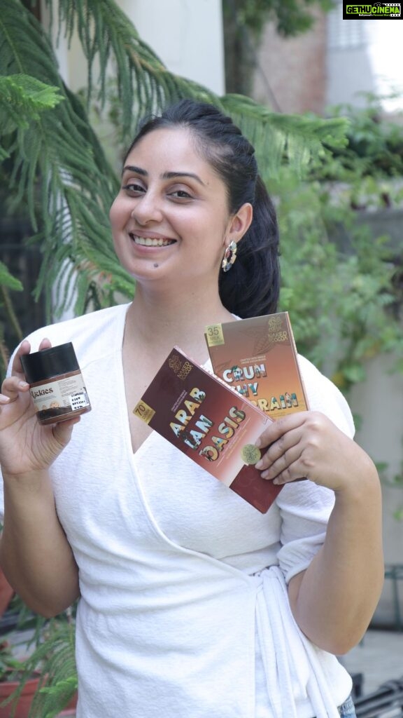 Bhanushree Mehra Instagram - Hey chocolate lovers! 🍫💕 I recently got the chance to try out Naked for Cocoa’s @nakedforcocoa incredible range of chocolate goodies and let me tell you, the brand has stolen my heart ! I’ve been devouring their lickies, chocolate bars and more and each bite has been a little slice of chocolate paradise. Would you like to experience these heavenly treats too? Use code NFCB15 for a 15% discount on their website ! . . . . . . #chocolatelover #chocolateheaven #nakedforcocoa #purebliss