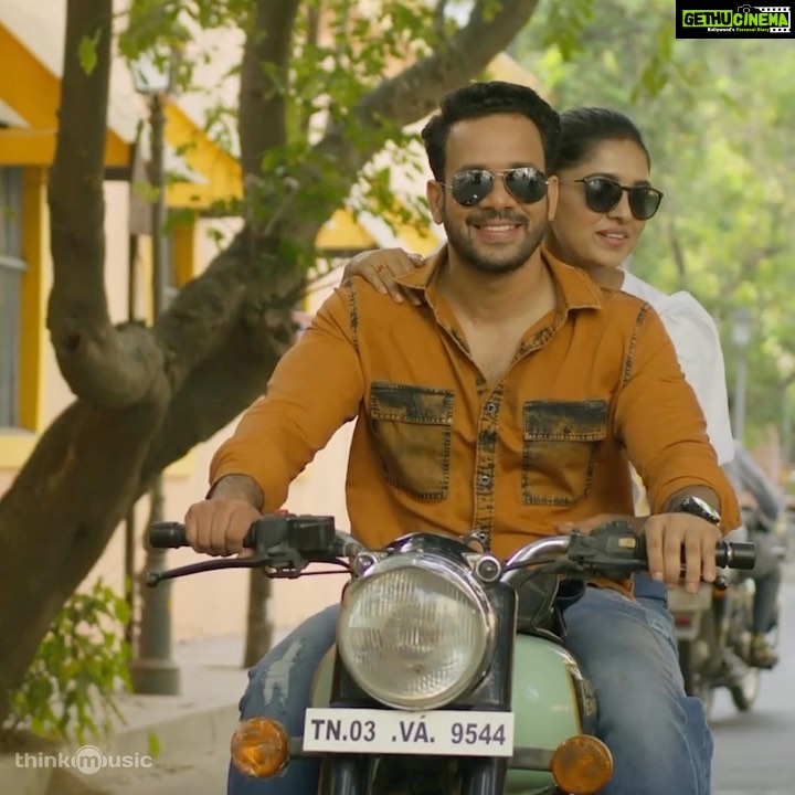 Bharath Instagram - This song is a like a breeze of fresh air!😍 #KodayinVasalil video song from #Love is here youtu.be/Duk_JnVsVe4 @bharath_niwas @vanibhojan_ @rpfilms_official @rpbalaofficial @ronnie.raphael @p.g.muthiah @rajakrishnan_mr @actor_vivekprasanna @iamswayamsiddha @stunner_sam @a.pa.raja @iantoprasanth @an_editor_ajmj @thinkmusicofficial @ahatamil @agscinemas @teamaimpro @decoffl