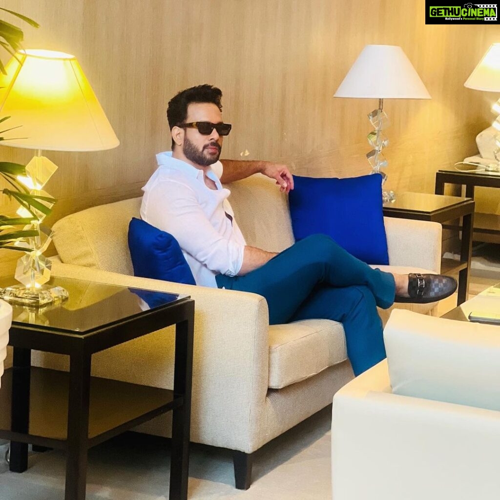 Bharath Instagram - Me and my white shirt !! 🕶😃