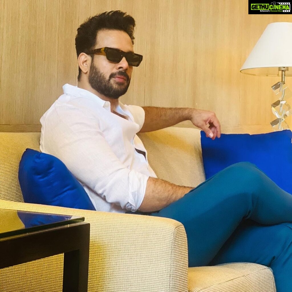 Bharath Instagram - Me and my white shirt !! 🕶😃