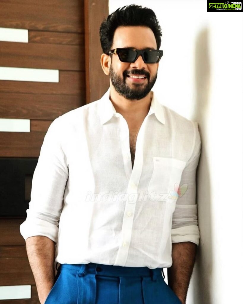 Bharath Instagram - Smile and rise !! Happy ☀️ day !!