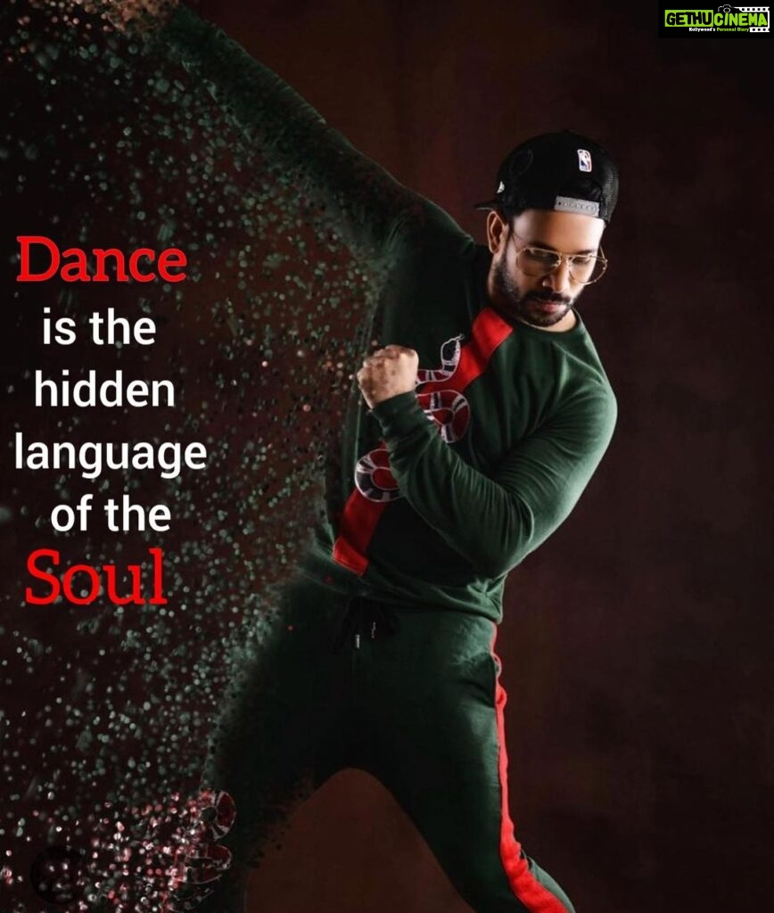 Bharath Instagram - Happy international dance day !! On this day I thank my dance guru @prasanna.swingers (Prasana sir) and @swingersdanceofficial institution for everything what I am today in dance 🕺🏻 #happyinternationaldanceday