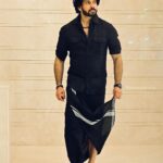 Bharath Instagram - 🖤 😃