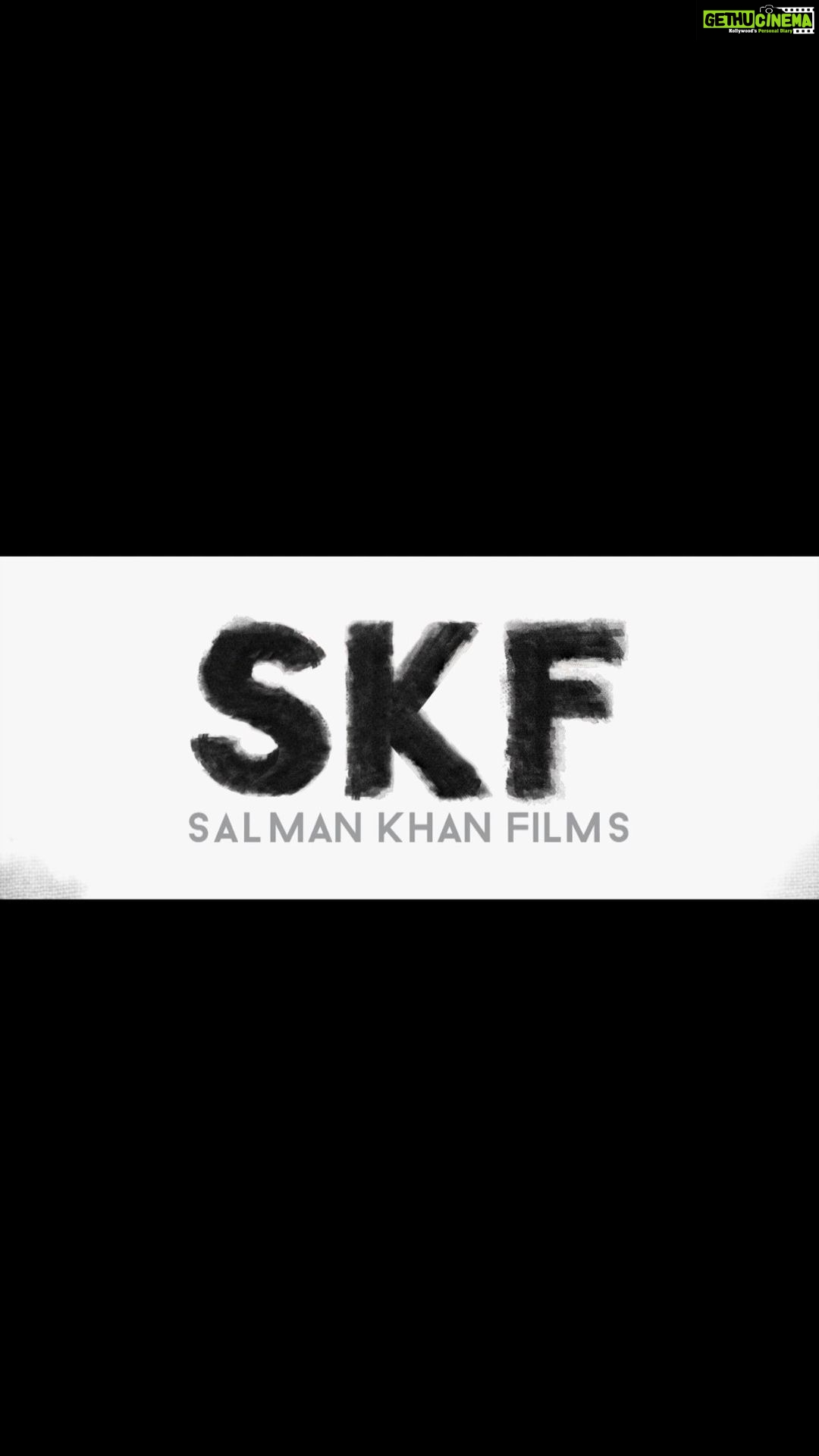 Bhumika Chawla Instagram - Our action-packed trailer is now yours! #KisiKaBhaiKisiKiJaanTrailer Out Now. @beingsalmankhan @hegdepooja @venkateshdaggubati @farhadsamji @iamjaggubhai_ @singhvijender #AbhimanyuSingh @raghavjuyal @jassie.gill @thesiddharthnigam @shehnaazgill @palaktiwarii @vinali_bhatnagar @ravibasrur @realhimesh @thesajidwajid @sukhbir_singer @thisisdsp @payaldevofficial @amaal_mallik @vmanikandandop @shamiraah28 @skfilmsofficial @zeestudiosofficial @zeemusiccompany