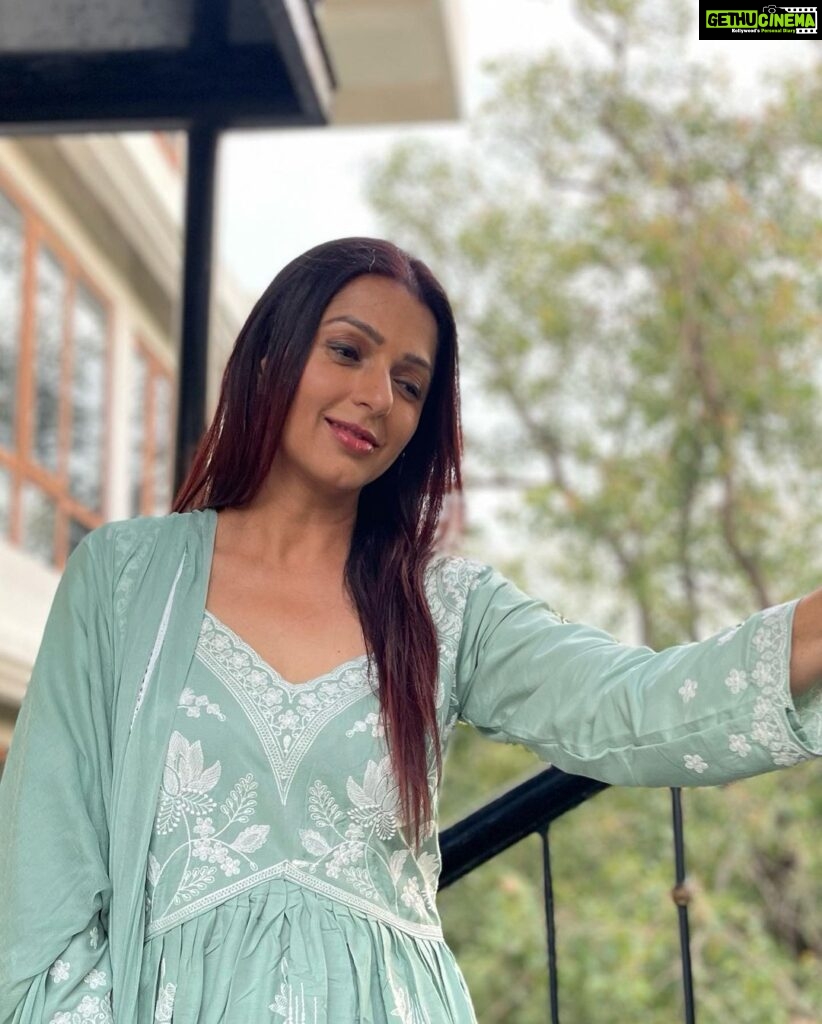 Bhumika Chawla Instagram - ✨ Love the colours —✨@manalipural Clothes courtesy - @manalipural Make up - @ashokrathod14 Hair -Shashi
