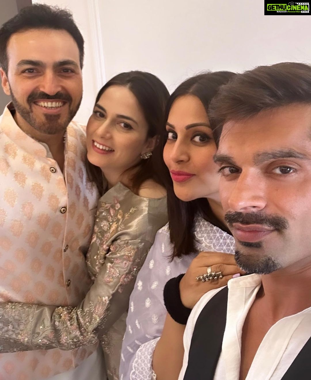 Bipasha Basu Instagram - Eid Mubarak ❤️ Thank you Aunty , @jannatkhan1618 @ayazkhan701 and Dua doll ❤️🤗