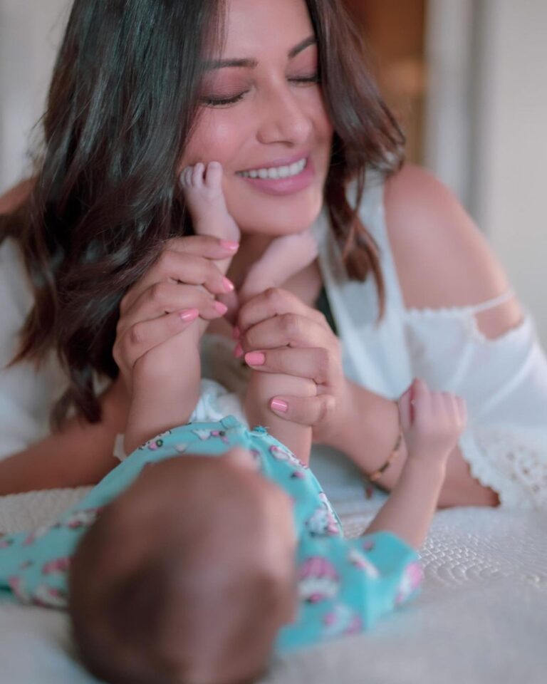 Bipasha Basu Instagram - The most beautiful role of my life… being Devi’s Ma❤️🧿🙏 Durga Durga 🙏 Thank you @vivanbhathena_official aka Devi’s Vivi for capturing such beautiful moments of me @iamksgofficial and Devi ❤️🤗🧿 #motherhood #blessed #grateful #monkeylove #memoriesforlife