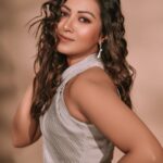 Catherine Tresa Instagram - Wild as my curls 😏😎 #curlystory #curlsandsmiles #wednesdayvibes #mebeingme