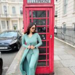 Chahatt Khanna Instagram - London 🏳️‍🌈 #london #chahattkhanna #vaccay #uk Outfit- @ammarzofashion Big Ben Tower, London