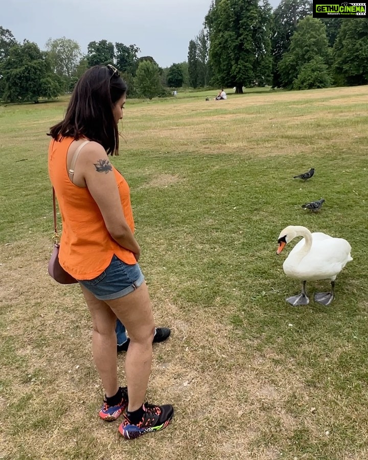 Chahatt Khanna Instagram - First week in London 🫶 @goelneha2000 @amairakhanna15 #family #familytime #friends #home #travel #london #chahattkhanna #uk #Amaira #holidays #motheranddaughtertime #oldfriends #nature #birds #park #hydeparklondon Hyde Park