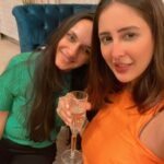 Chahatt Khanna Instagram - First week in London 🫶 @goelneha2000 @amairakhanna15 #family #familytime #friends #home #travel #london #chahattkhanna #uk #Amaira #holidays #motheranddaughtertime #oldfriends #nature #birds #park #hydeparklondon Hyde Park