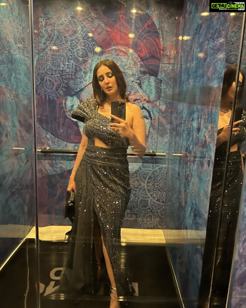 Chahatt Khanna Instagram - Some glitter & some magic with IIFA Awards @iifa Outfit- @charmisdesign Team- @divasbydivya @moin_hair_genie @adnan.a.abbas #iifa2023 #yasisland #abudhabi #awardnight #chahattkhanna #easemytrip #wizcraft Abu Dhabi, United Arab Emirates