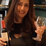 Chahatt Khanna Instagram - Just breathe…. Things will fall in place :) #life #chahattkhanna #metime #wine #dubai #beauty #inroom #bar Shoot - @adnan.a.abbas Dubai UAE