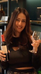 Chahatt Khanna Instagram - Just breathe…. Things will fall in place :) 
#life #chahattkhanna #metime #wine #dubai #beauty #inroom #bar 
Shoot - @adnan.a.abbas