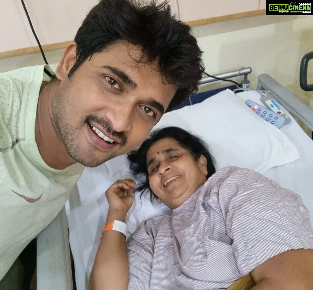 Chandan Kumar Instagram - Bega chetharisikolli amma..😘 Wish u a speedy recovery amma..❤❤ I wish I was there with u to look after.. I'm coming back to see you now..🥰 love you so much