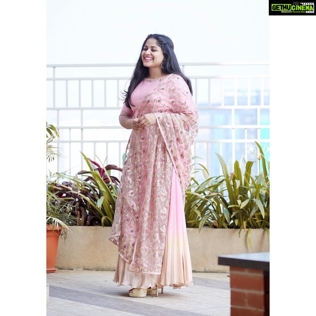 Chandini Sreedharan Instagram - Wearing @parvathy_chankramath for #AlluRamendran #Promotions 😍 Captured by @pranavraaaj. Swipe! 🥰