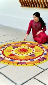 Chandini Sreedharan Instagram - Happy Onam 🌸💗