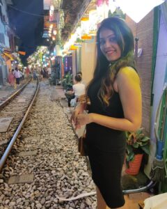 Chandini Tamilarasan Instagram - Traveling😍 It leaves you speechless, then turns you into a storyteller 😍❤️
Thank you @railwaycafehanoi for the amazing food 
Travel partner @nanda_offl 😜😜

#vietnam #hanoirailwaycafe #hanoitrainstreet #vacay #vacation #holiday2023 #chandinitamilarasan #chandini #hanoi #photodump