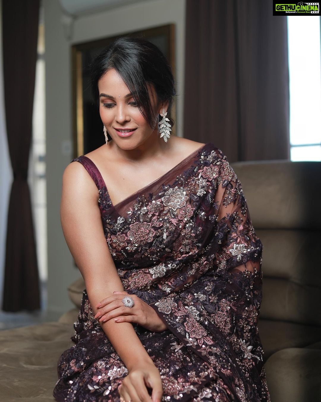 Chandini Tamilarasan Instagram - BOMMAI 😍 📸 - @evidencemaker ✨ Styled by @indu_ig ✨ Makeup @deepz_beautyjourney ✨ Hairstylist @prem_hairstyle ✨ Saree @knotweddinghouse ✨ Jewelry @fineshinejewels✨ Assisted by @ramanna386 #sjsurya #priyabhavanishankar #radhamohan #chandinitamilarasan #bommai #bommaipressmeet #bommaionjune16 #MovieRelease #fridayrelease Chennai, India