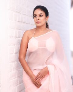 Chandini Tamilarasan Instagram - “ For men may come and men may go 
But I go on forever “
Any guesses from where these lines are taken ? 
PS ( my fav.poem ) 

shot by @haran_official_ 
Styled by @indu_ig 
Makeup @deepz_beautyjourney 
Hairstylist @prem_hairstyle 
Outfit @krishkarthik_official 
Jewelry @thegarnet.in 

#chandinitamilarasan #pics #photooftheday #goodvibes #tamilactress #actress #tollywood #kollywood #chandini