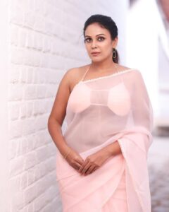 Chandini Tamilarasan Instagram - “ For men may come and men may go 
But I go on forever “
Any guesses from where these lines are taken ? 
PS ( my fav.poem ) 

shot by @haran_official_ 
Styled by @indu_ig 
Makeup @deepz_beautyjourney 
Hairstylist @prem_hairstyle 
Outfit @krishkarthik_official 
Jewelry @thegarnet.in 

#chandinitamilarasan #pics #photooftheday #goodvibes #tamilactress #actress #tollywood #kollywood #chandini