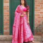 Chandini Tamilarasan Instagram - The only way to do great work is to love what you do ❤️ shot by @haran_official_ Styled by @indu_ig Makeup @deepz_beautyjourney Hairstylist @prem_hairstyle Outfit @theneedlecraft.world Jewelry @fineshinejewels #chandinitamilarasan #pics #photooftheday #goodvibes #tamilactress #actress #tollywood #kollywood