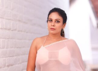 Chandini Tamilarasan Instagram - 1 or 2 ?? ❤️ shot by @haran_official_ Styled by @indu_ig Makeup @deepz_beautyjourney Hairstylist @prem_hairstyle Outfit @krishkarthik_official Jewelry @thegarnet.in #chandinitamilarasan #pics #photooftheday #goodvibes #tamilactress #actress #tollywood #kollywood #chandini Chennai, India
