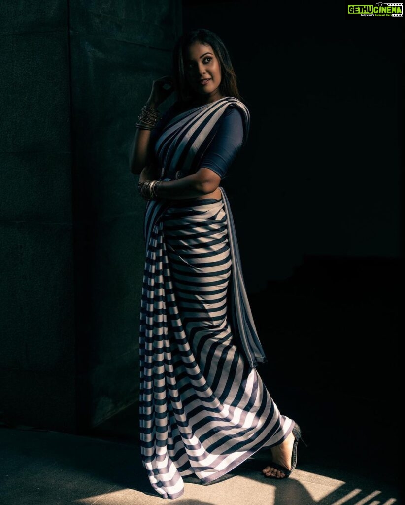 Chandini Tamilarasan Instagram - GOOD VIBES ONLY 😍 📸 - @thestoryteller_india ✨ Outfit - @myurabyanithaprabhu Styling - @navadevi.rajkumar ✨ Mua - @anupama.krishnamachari ✨ Hairstylist - @prem_hairstyle ✨ #chandinitamilarasan #sareelove #saree #sareefashion #tamilactress