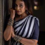 Chandini Tamilarasan Instagram - Vandhutaen nu sollu 😍 Thirumbi vandhutaen nu sollu 😜😜 📸 - @thestoryteller_india ✨ Outfit - @myurabyanithaprabhu Styling - @navadevi.rajkumar ✨ Mua - @anupama.krishnamachari ✨ Hairstylist - @prem_hairstyle ✨ #chandinitamilarasan #sareelove #saree #sareefashion #tamilactress Chennai, India