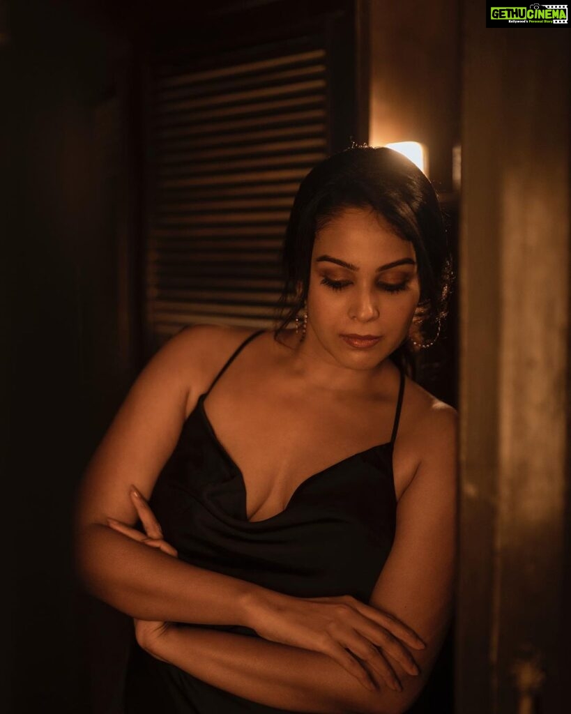 Chandini Tamilarasan Instagram - “The most courageous act is still to think for yourself. Aloud." - Coco Chanel 📸 @irst_photography ✨ Mua @mua_supriya ✨ Hairstylist @lakshana_hairstylist ✨ Assisted @ramanna386 ✨ #chandinitamilarasan #chandini #actresschandini #photoshoot #friday #fridayvibes #love #vibes