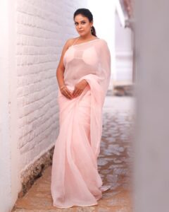 Chandini Tamilarasan Instagram - Keep it going ❤️❤️
shot by @haran_official_ 
Styled by @indu_ig 
Makeup @deepz_beautyjourney 
Hairstylist @prem_hairstyle 
Outfit @krishkarthik_official 
Jewelry @thegarnet.in 

#chandinitamilarasan #pics #photooftheday #goodvibes #tamilactress #actress #tollywood #kollywood #chandini