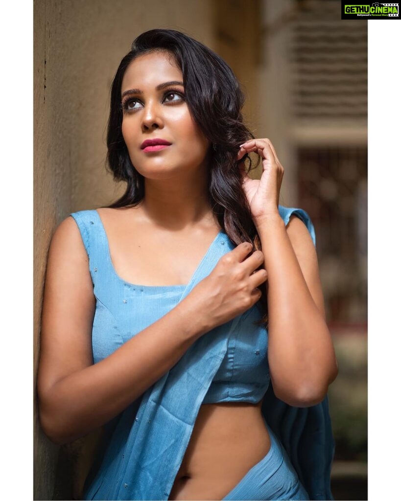 Chandini Tamilarasan Instagram - Too many pics I liked and wanted all of it on the gram 😜😜 Last of this series , I promise 😘😘 📸 - @sarikagangwal ✨ Muah - @archanabridal ✨ Outfit - @studio_l_by_lini ✨ #chandinitamilarasan #chandini #actresschandini #photoshoot #saturday #saturdaynight #love #vibes #weekendvibes #weekend #kollywood #tollywood #tollywoodactress #weekendmood #weekendwithchand #mumbai #mumbaiphotoshoots #mumbaifoodie #photodump #sareelove #sareelove Mumbai - The City of Dreams