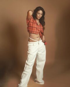 Chandini Tamilarasan Instagram - The heart knows a hundred thousand ways to speak ✨

📸 @irst_photography ✨
Mua @sureshmakeup151 ✨
Hairstylist @prem_hairstyle ✨
Assisted by @ramanna386 ✨

#chandinitamilarasan #chandini #actresschandini #photoshoot #saturday #saturdayvibes #love #vibes #weekendvibes #weekend #kollywood #tollywood #tollywoodactress #weekendmood #weekendwithchand