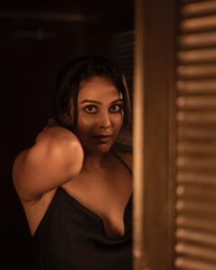 Chandini Tamilarasan Instagram - “The most courageous act is still to think for yourself. Aloud." - Coco Chanel

📸 @irst_photography ✨
Mua @mua_supriya ✨
Hairstylist @lakshana_hairstylist ✨
Assisted @ramanna386 ✨

#chandinitamilarasan #chandini #actresschandini #photoshoot #friday #fridayvibes #love #vibes