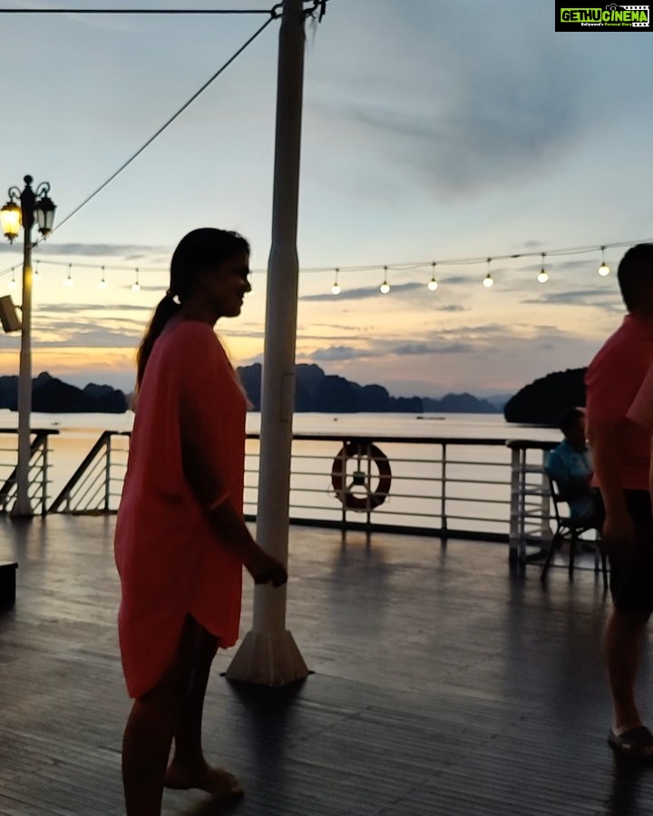 Chandini Tamilarasan Instagram - The best way to spend a holiday is to laugh, love, and create beautiful memories 😍 Travel partner @nanda_offl 😘😘 #paradiseelegancecruise #halongbay #halongbaycruise #halongbayvietnam #chandinitamilarasan #chandini Halong bay Vietnam