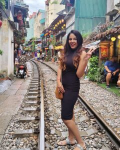 Chandini Tamilarasan Instagram - Traveling😍 It leaves you speechless, then turns you into a storyteller 😍❤️
Thank you @railwaycafehanoi for the amazing food 
Travel partner @nanda_offl 😜😜

#vietnam #hanoirailwaycafe #hanoitrainstreet #vacay #vacation #holiday2023 #chandinitamilarasan #chandini #hanoi #photodump